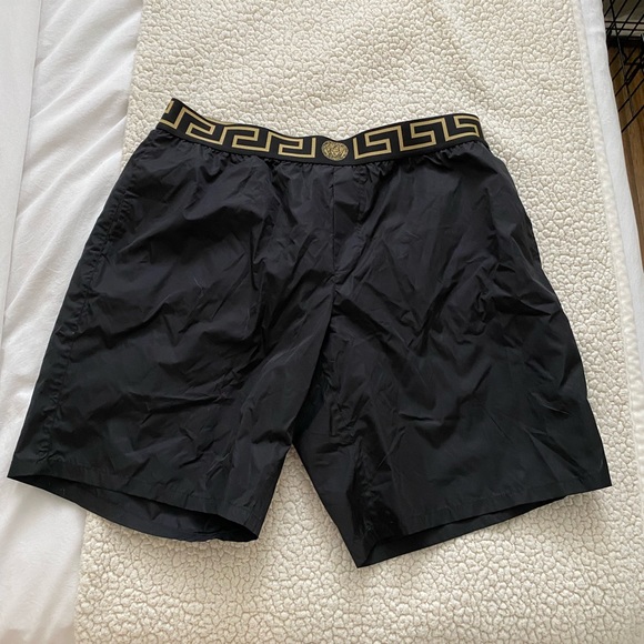 *SOLD* NWT Versace Mens Swim Shorts size 7 - Picture 1 of 3